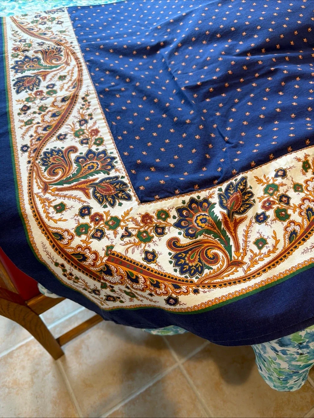 William Sonoma 70 x 126 inch rectangle tablecloth French country design cotton